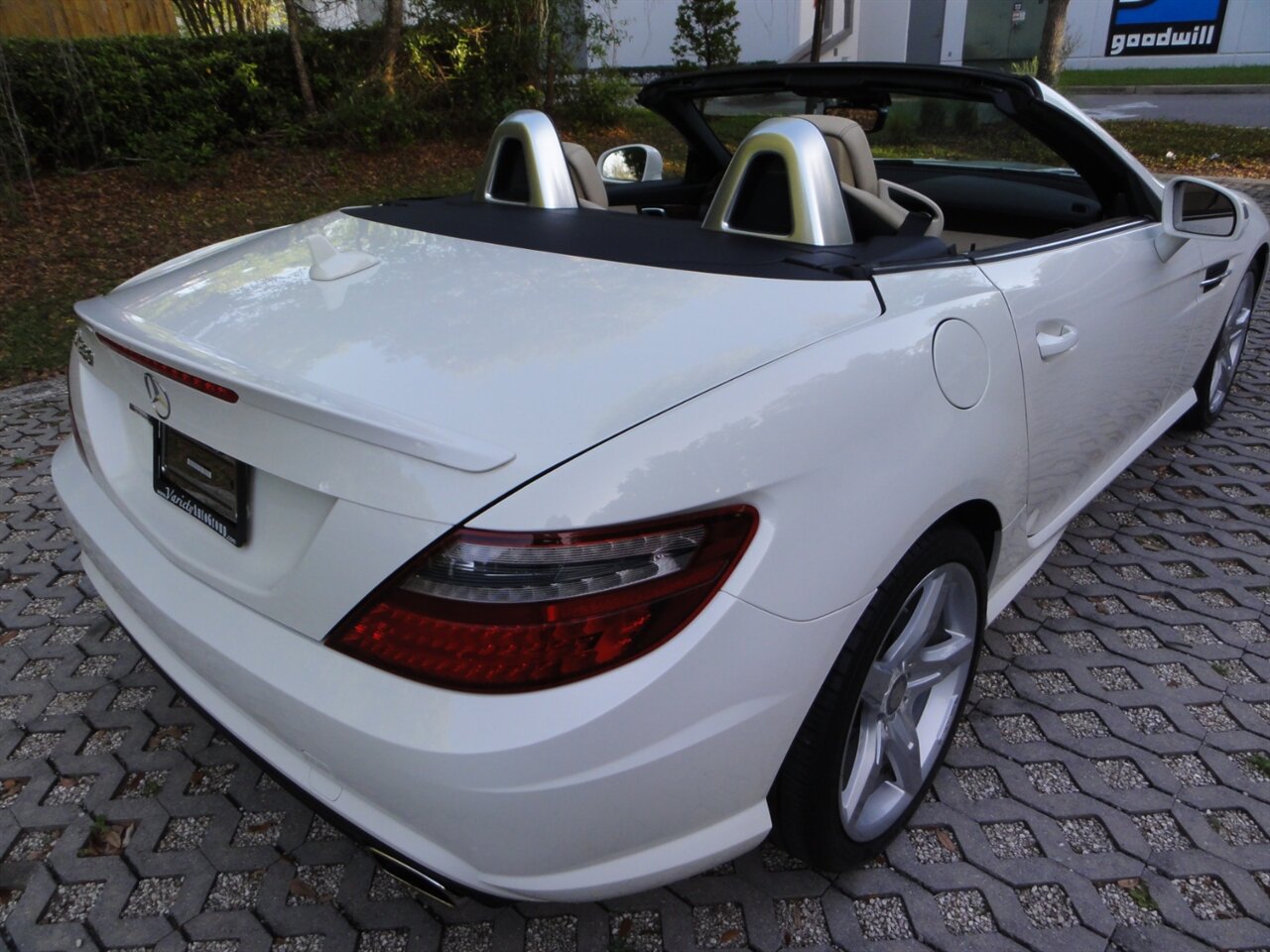 2012 Mercedes-Benz SLK SLK 250  Premium - Photo 5 - Deland, FL 32720