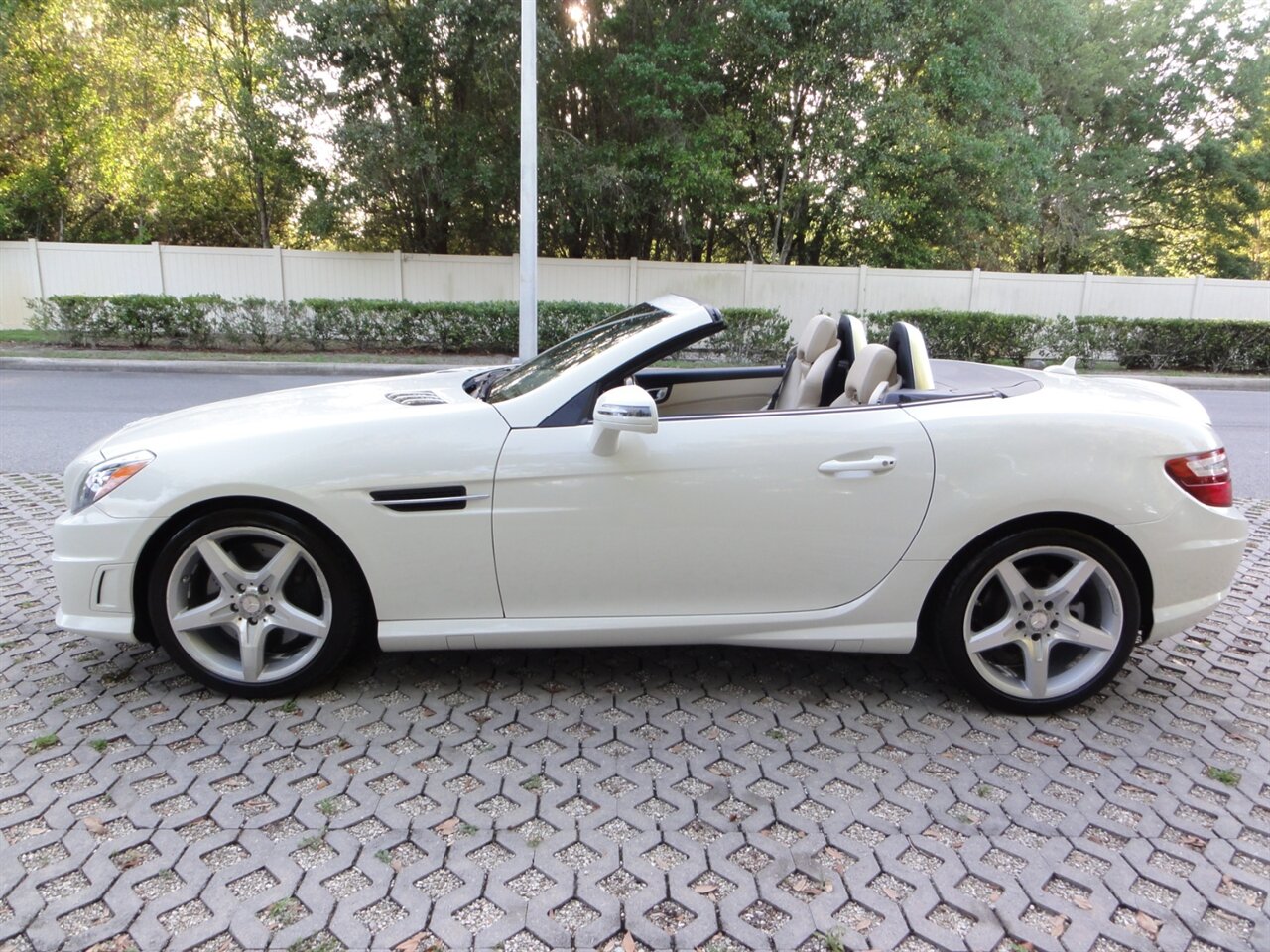 2012 Mercedes-Benz SLK SLK 250  Premium - Photo 23 - Deland, FL 32720