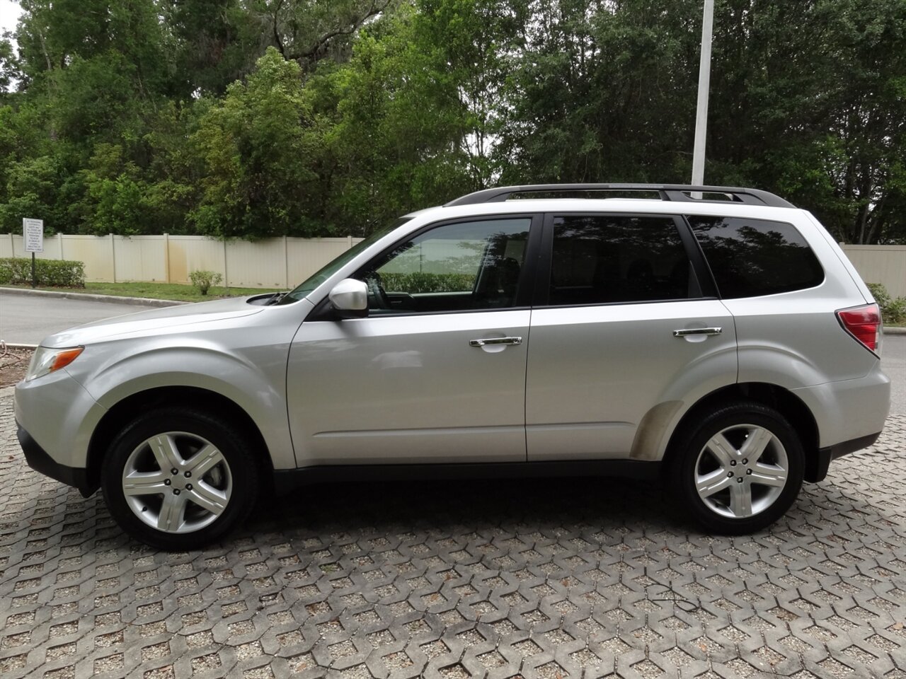 2010 Subaru Forester 2.5X Premium - Photo 16 - Deland, FL 32720