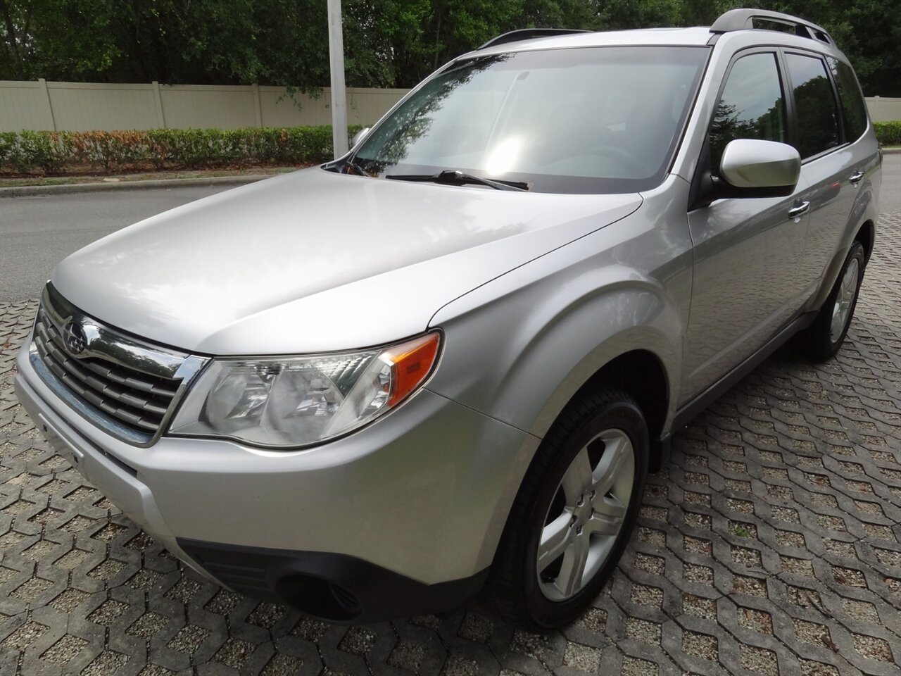 2010 Subaru Forester 2.5X Premium - Photo 2 - Deland, FL 32720