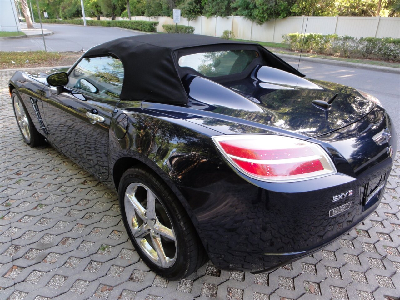 2007 Saturn SKY Red Line - Photo 8 - Deland, FL 32720