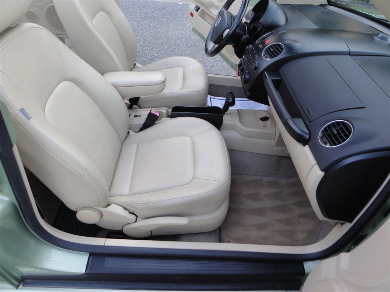 2009 Volkswagen New Beetle Convertible   - Photo 34 - Deland, FL 32720