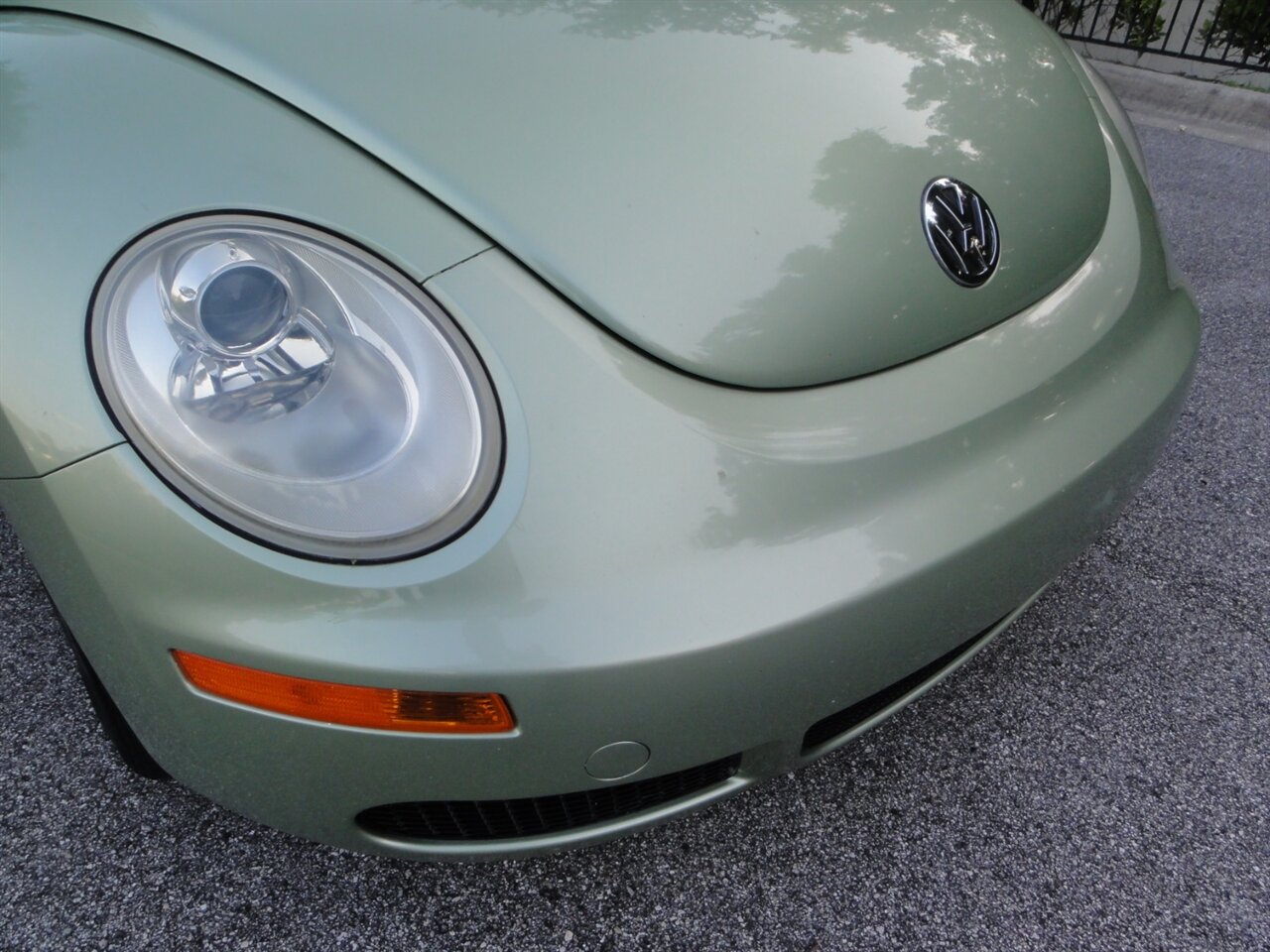 2009 Volkswagen New Beetle Convertible   - Photo 13 - Deland, FL 32720