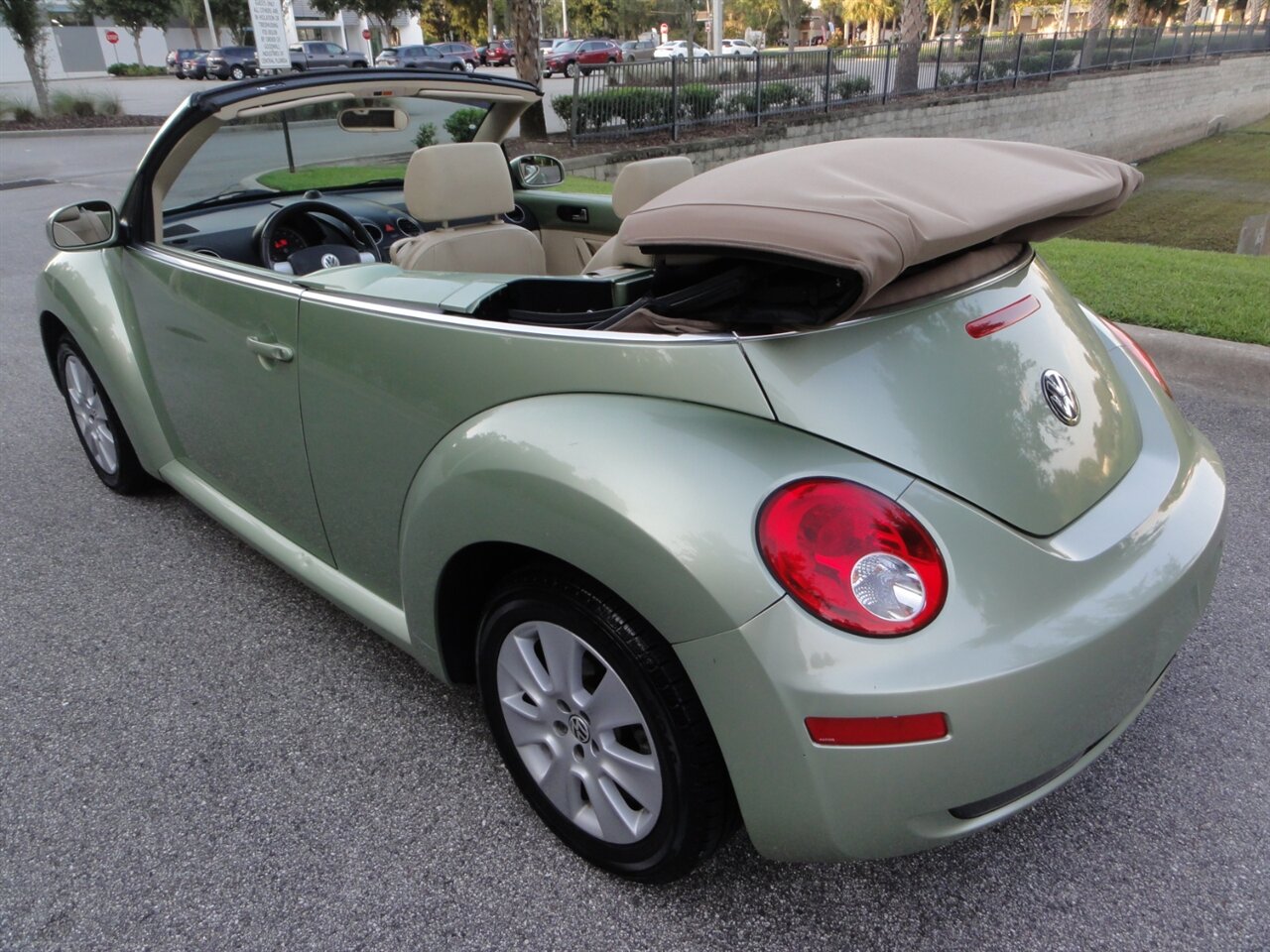 2009 Volkswagen New Beetle Convertible   - Photo 3 - Deland, FL 32720