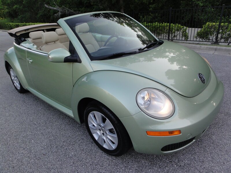 2009 Volkswagen New Beetle Convertible  
