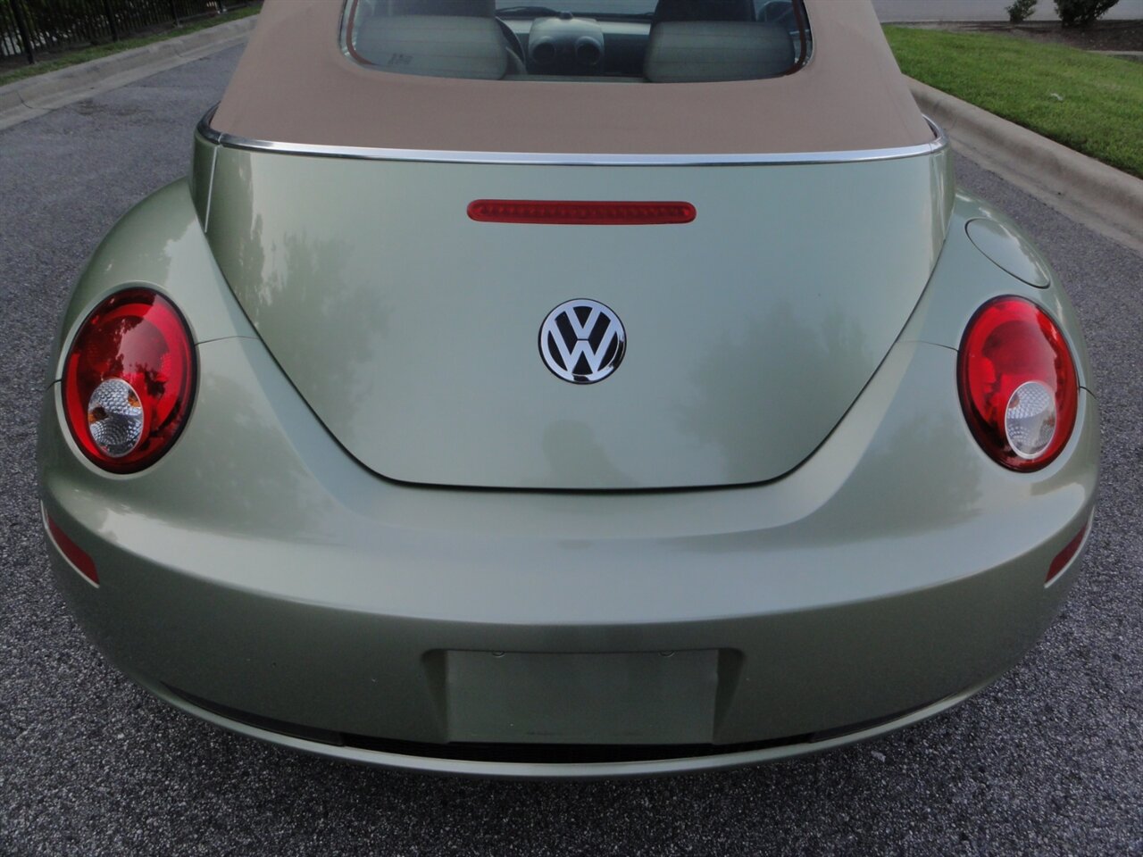 2009 Volkswagen New Beetle Convertible   - Photo 17 - Deland, FL 32720