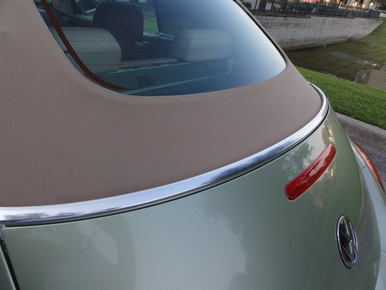 2009 Volkswagen New Beetle Convertible   - Photo 21 - Deland, FL 32720