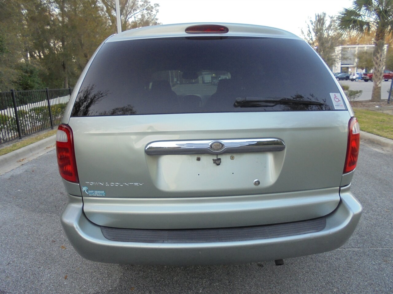 2003 Chrysler Town & Country Braunabilty wheelchair ramp van   - Photo 14 - Deland, FL 32720