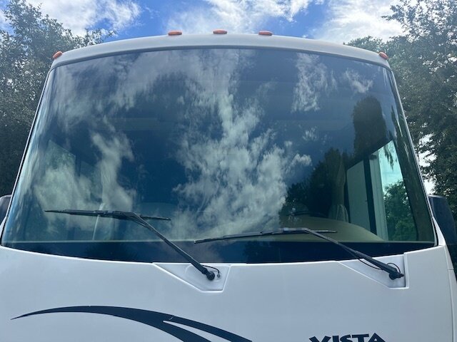 2013 Winnebago Vista 26HE   - Photo 14 - Deland, FL 32720