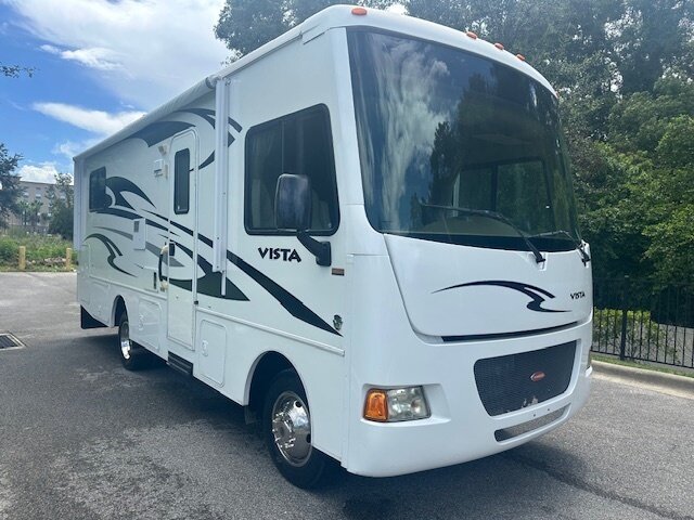 2013 Winnebago Vista 26HE   - Photo 4 - Deland, FL 32720