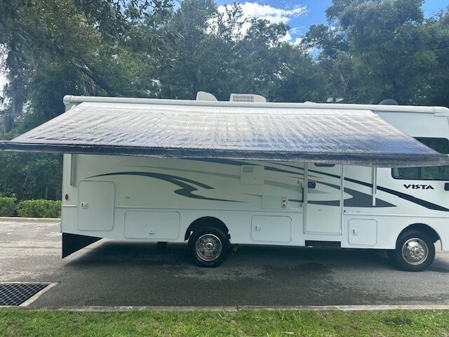 2013 Winnebago Vista 26HE   - Photo 22 - Deland, FL 32720