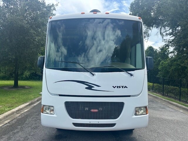 2013 Winnebago Vista 26HE   - Photo 3 - Deland, FL 32720