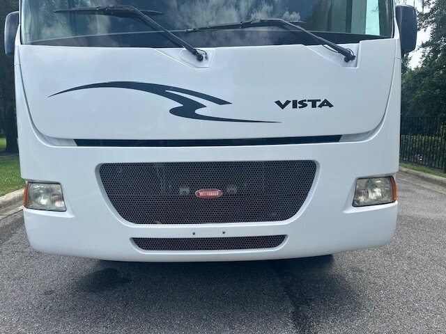 2013 Winnebago Vista 26HE   - Photo 13 - Deland, FL 32720