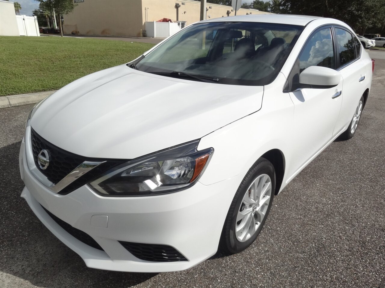 2019 Nissan Sentra SV   - Photo 2 - Deland, FL 32720