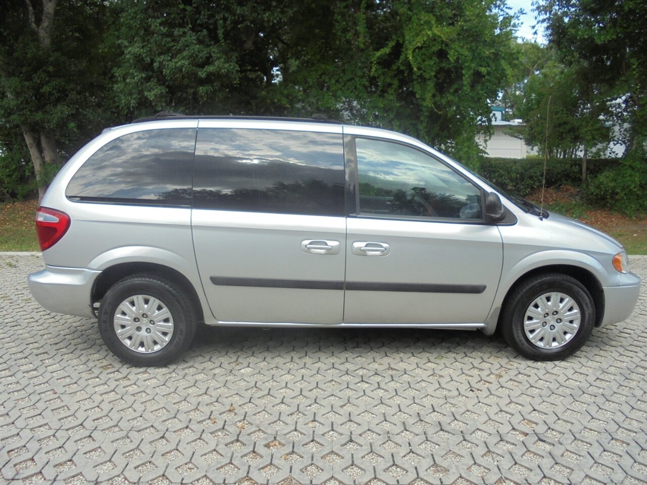 2007 Chrysler Town & Country SE   - Photo 15 - Deland, FL 32720