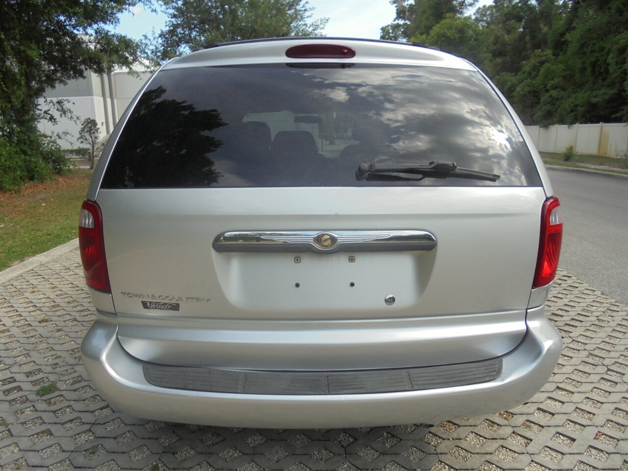 2007 Chrysler Town & Country SE   - Photo 5 - Deland, FL 32720