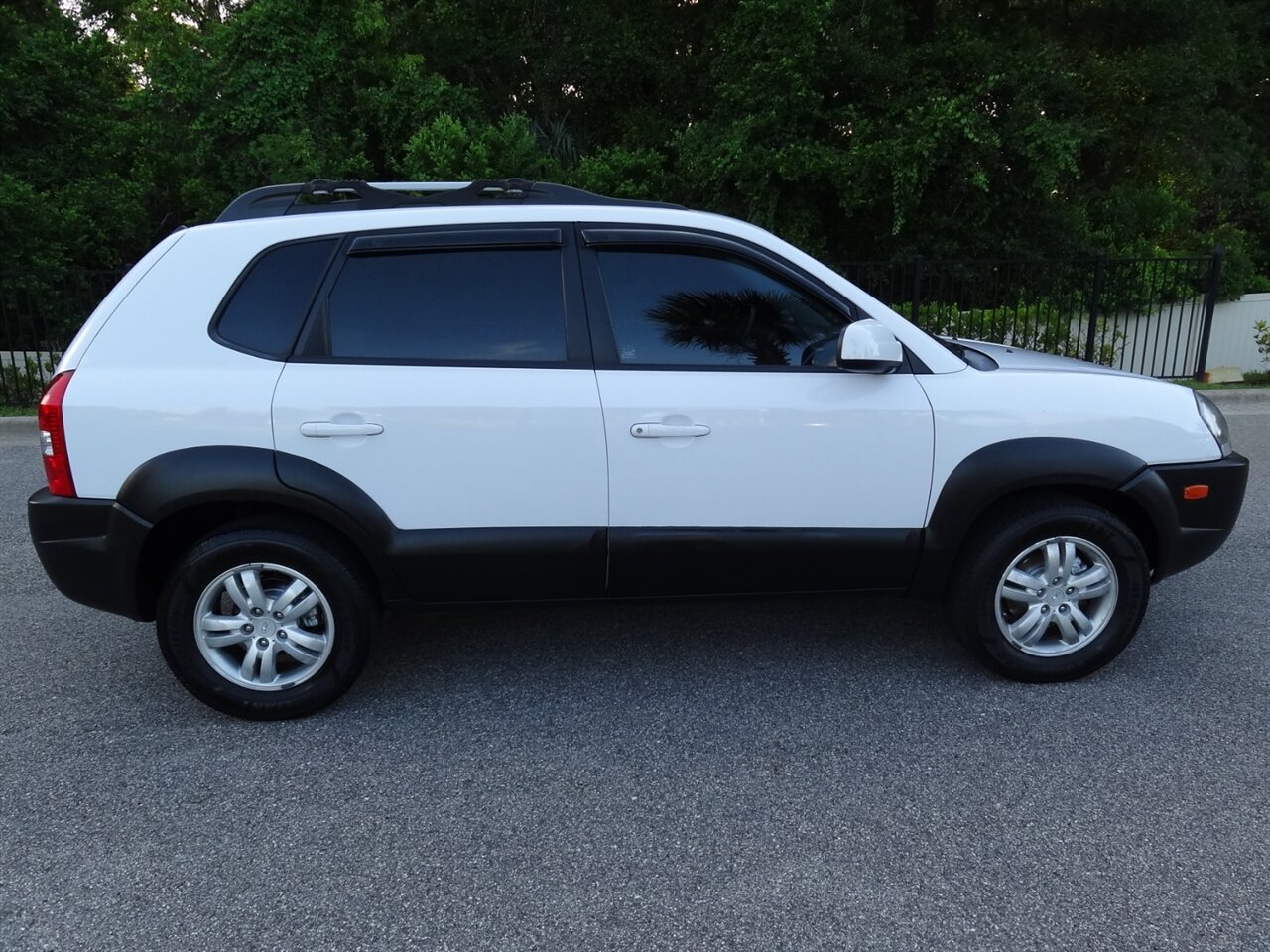 2008 Hyundai TUCSON SE - Photo 16 - Deland, FL 32720