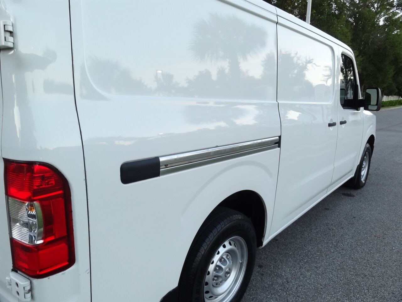 2018 Nissan NV 1500 S   - Photo 13 - Deland, FL 32720