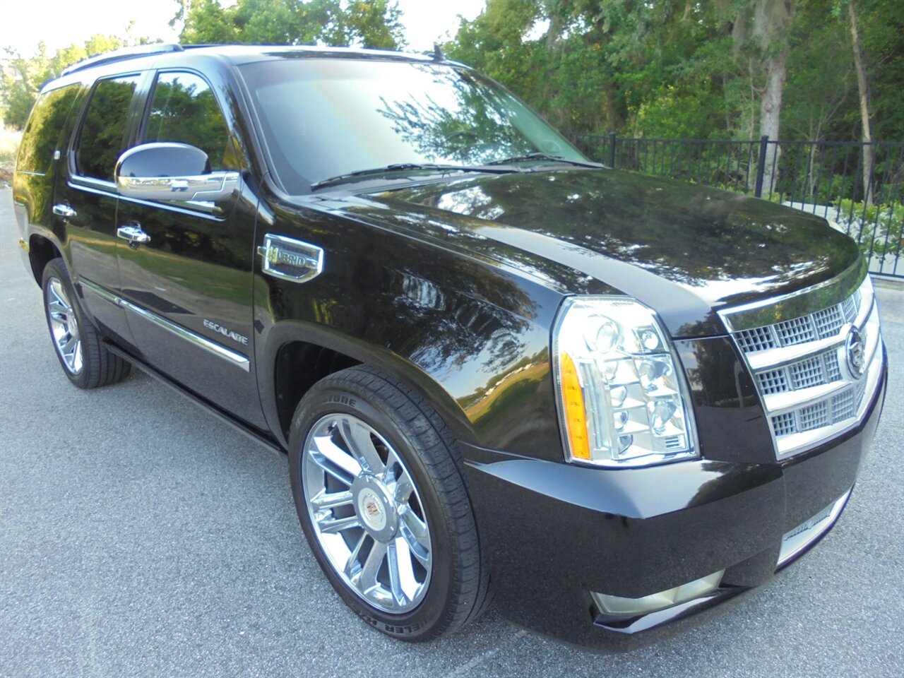 2012 Cadillac Escalade Hybrid Platinum Hybrid  4X4 - Photo 1 - Deland, FL 32720