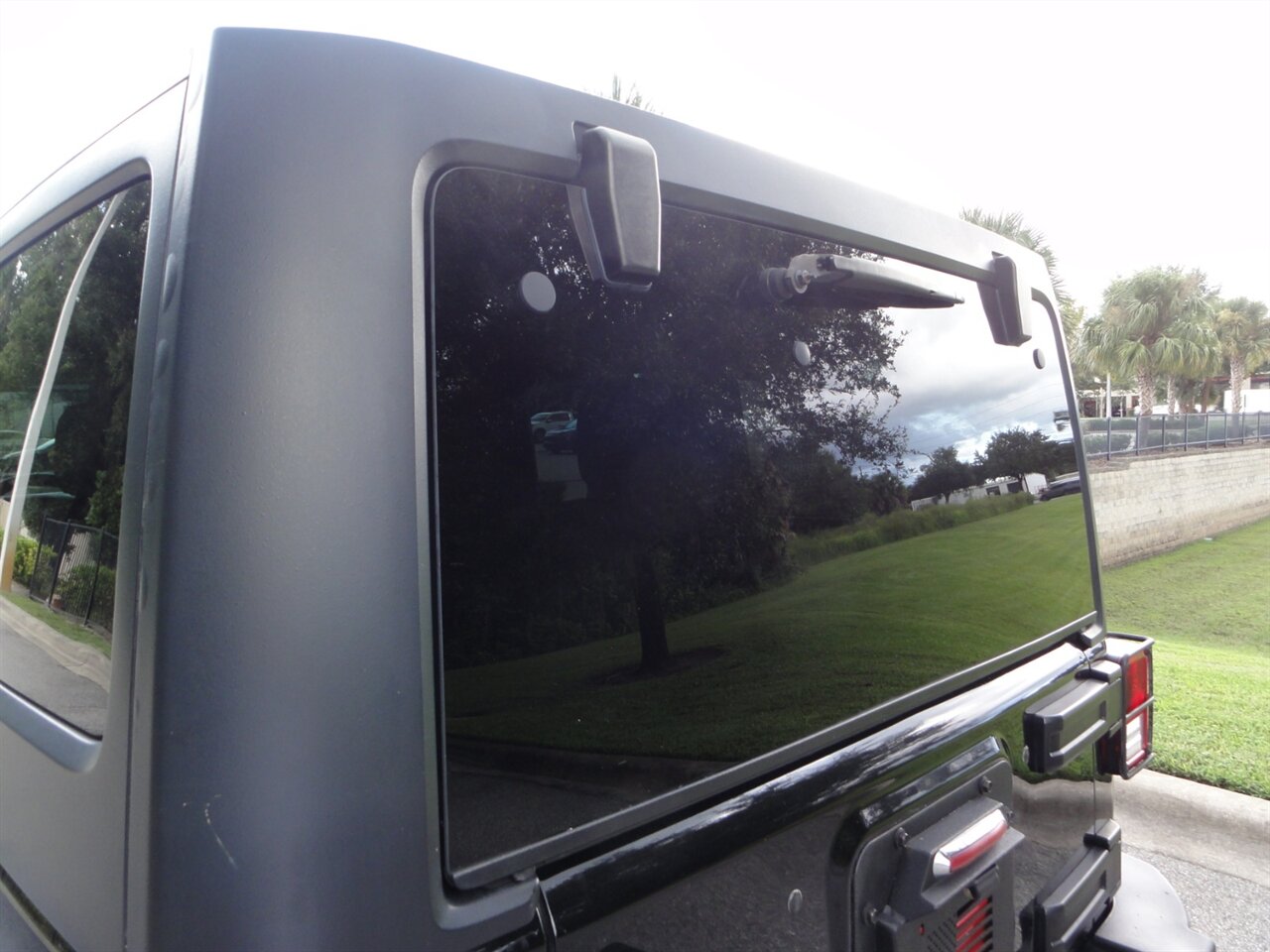 2015 Jeep Wrangler Unlimited Rubicon   - Photo 20 - Deland, FL 32720