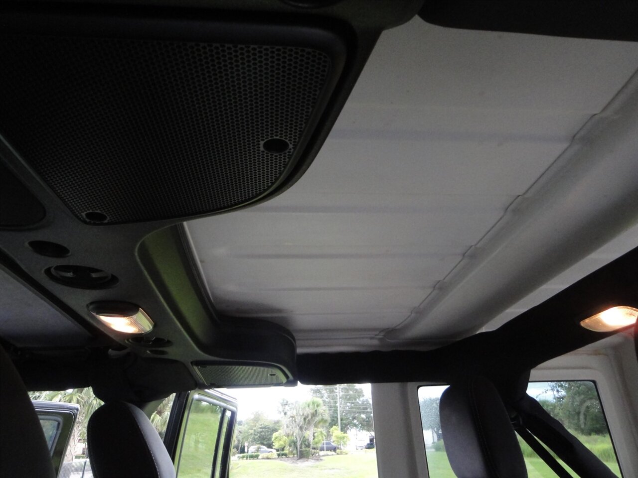 2015 Jeep Wrangler Unlimited Rubicon   - Photo 36 - Deland, FL 32720