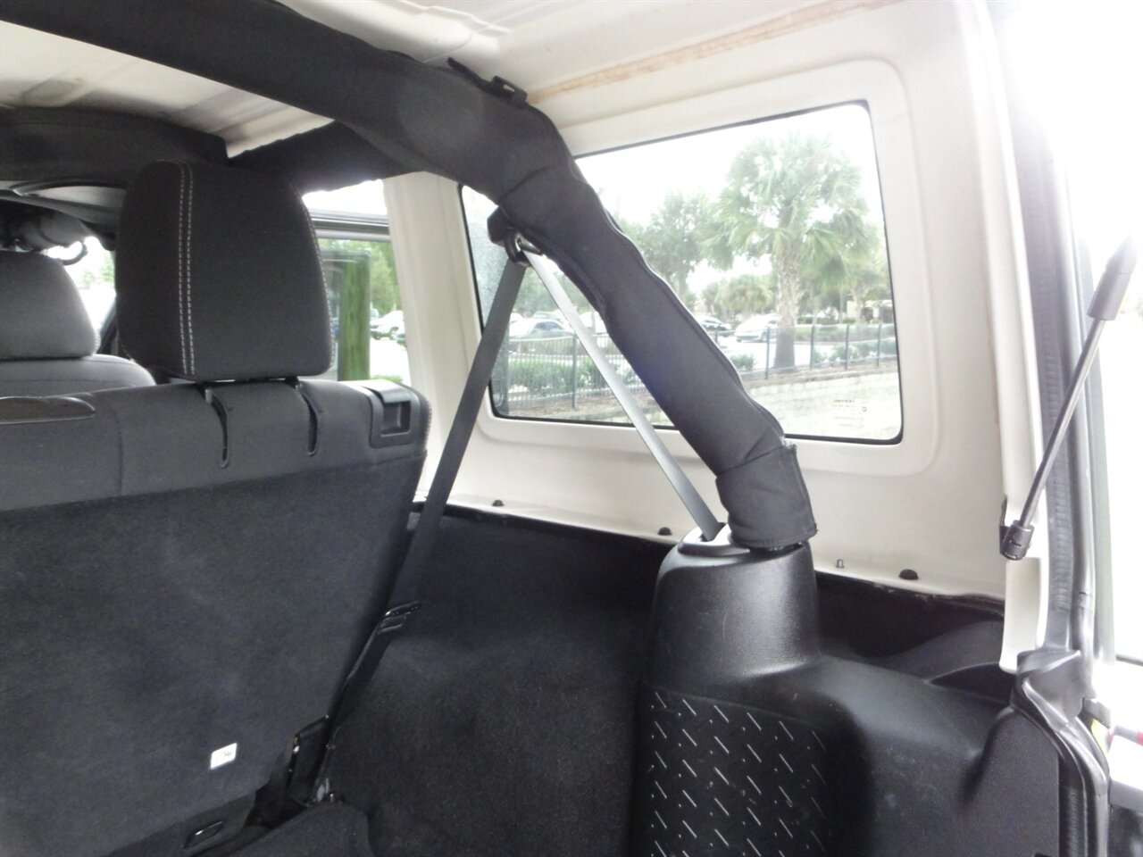 2015 Jeep Wrangler Unlimited Rubicon   - Photo 42 - Deland, FL 32720