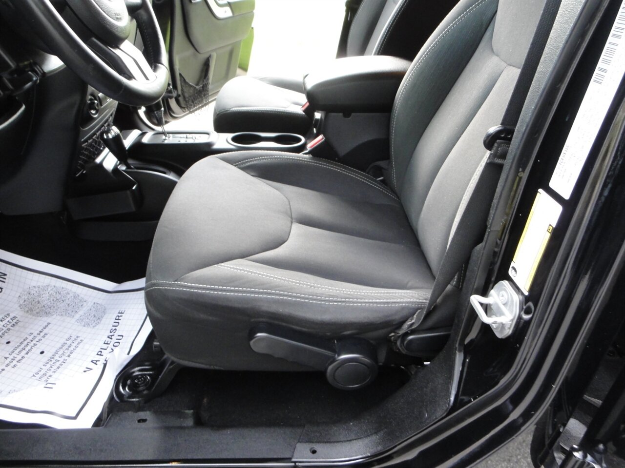 2015 Jeep Wrangler Unlimited Rubicon   - Photo 33 - Deland, FL 32720