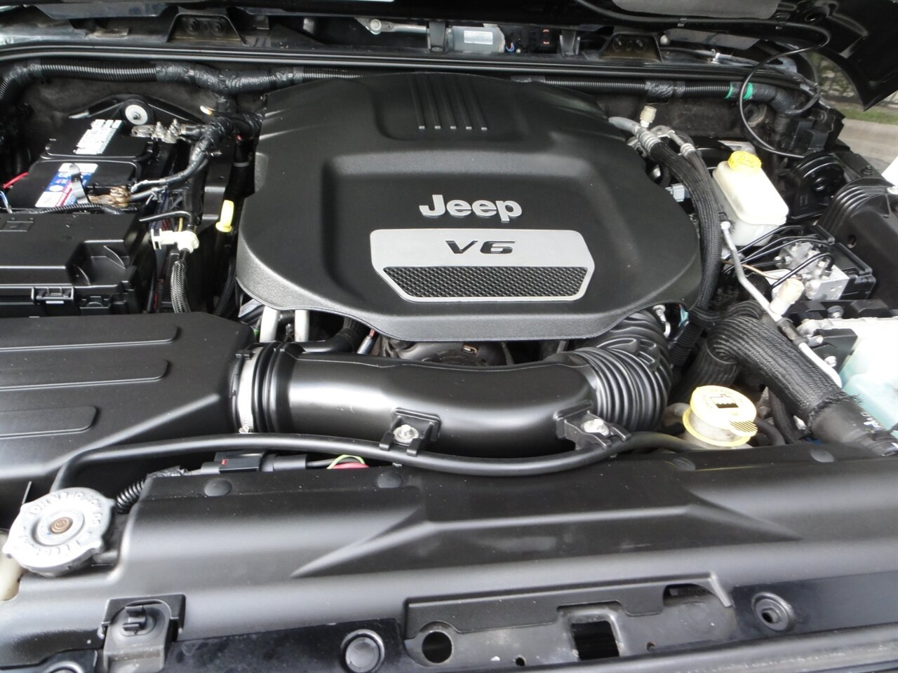 2015 Jeep Wrangler Unlimited Rubicon   - Photo 28 - Deland, FL 32720