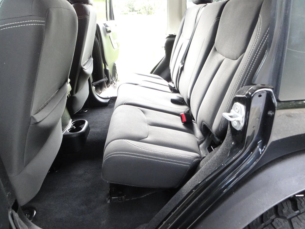 2015 Jeep Wrangler Unlimited Rubicon   - Photo 37 - Deland, FL 32720