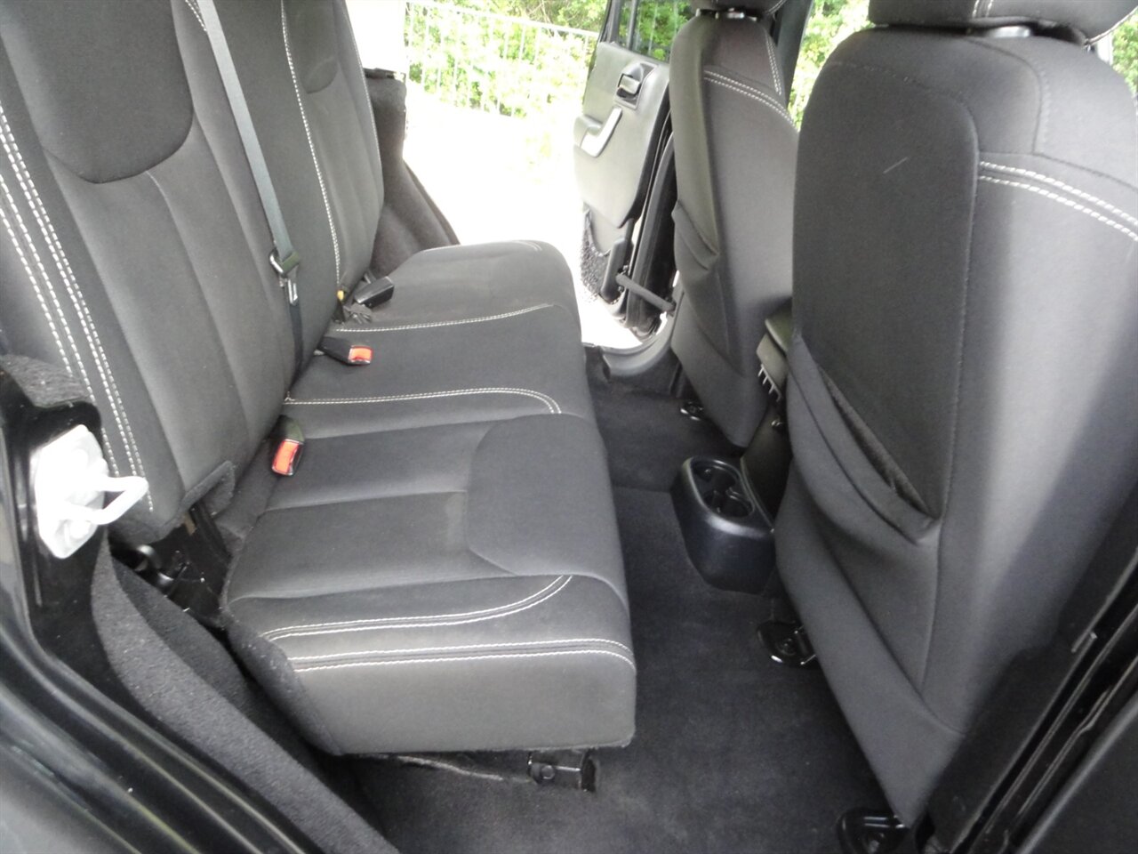 2015 Jeep Wrangler Unlimited Rubicon   - Photo 44 - Deland, FL 32720