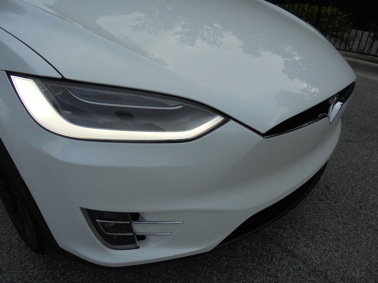 2018 Tesla Model X 75D  Premium AWD - Photo 7 - Deland, FL 32720