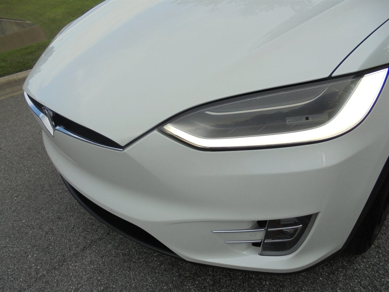 2018 Tesla Model X 75D  Premium AWD - Photo 8 - Deland, FL 32720