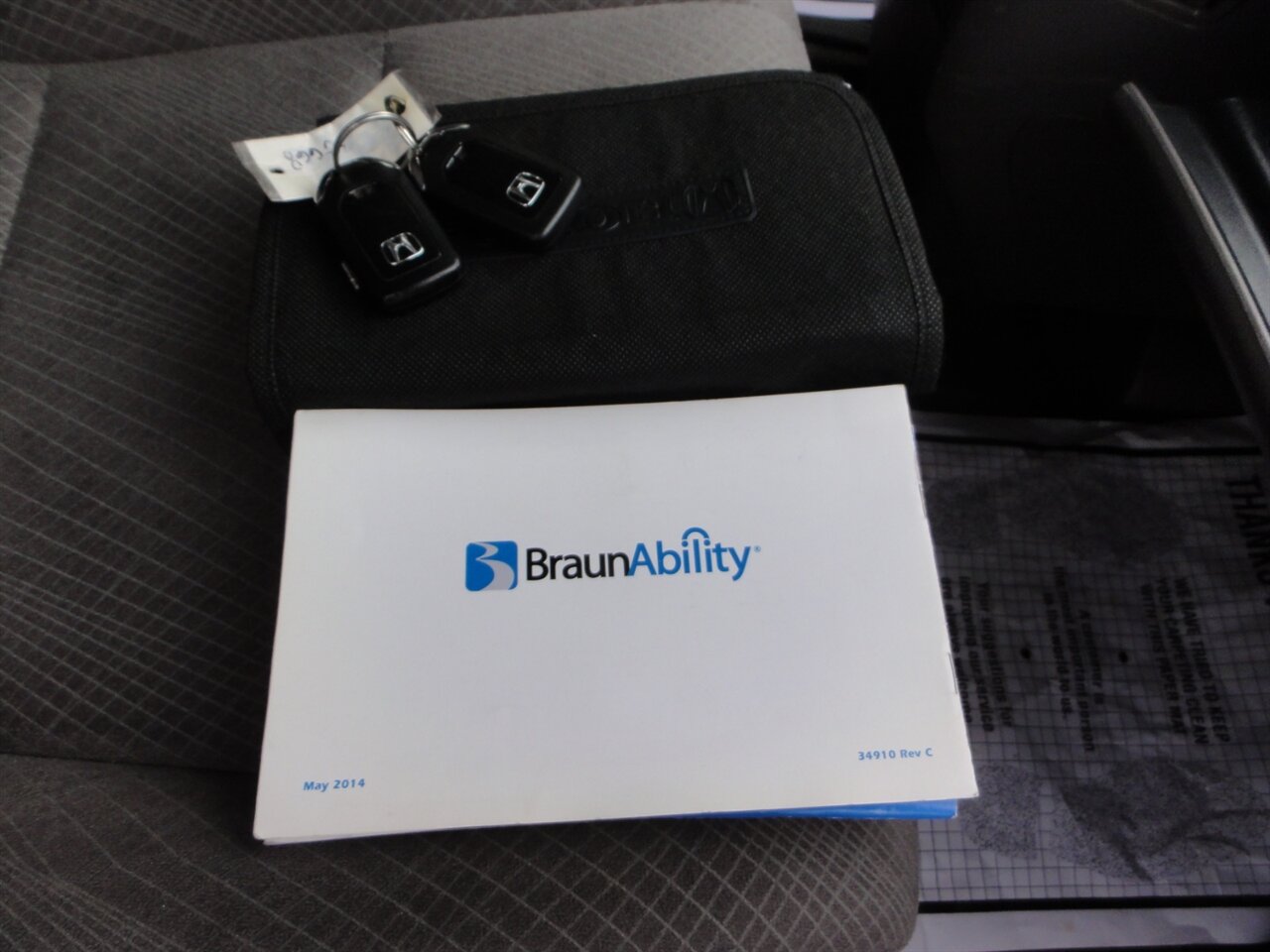 2014 Honda Odyssey EX  BraunAbility ramp van - Photo 62 - Deland, FL 32720