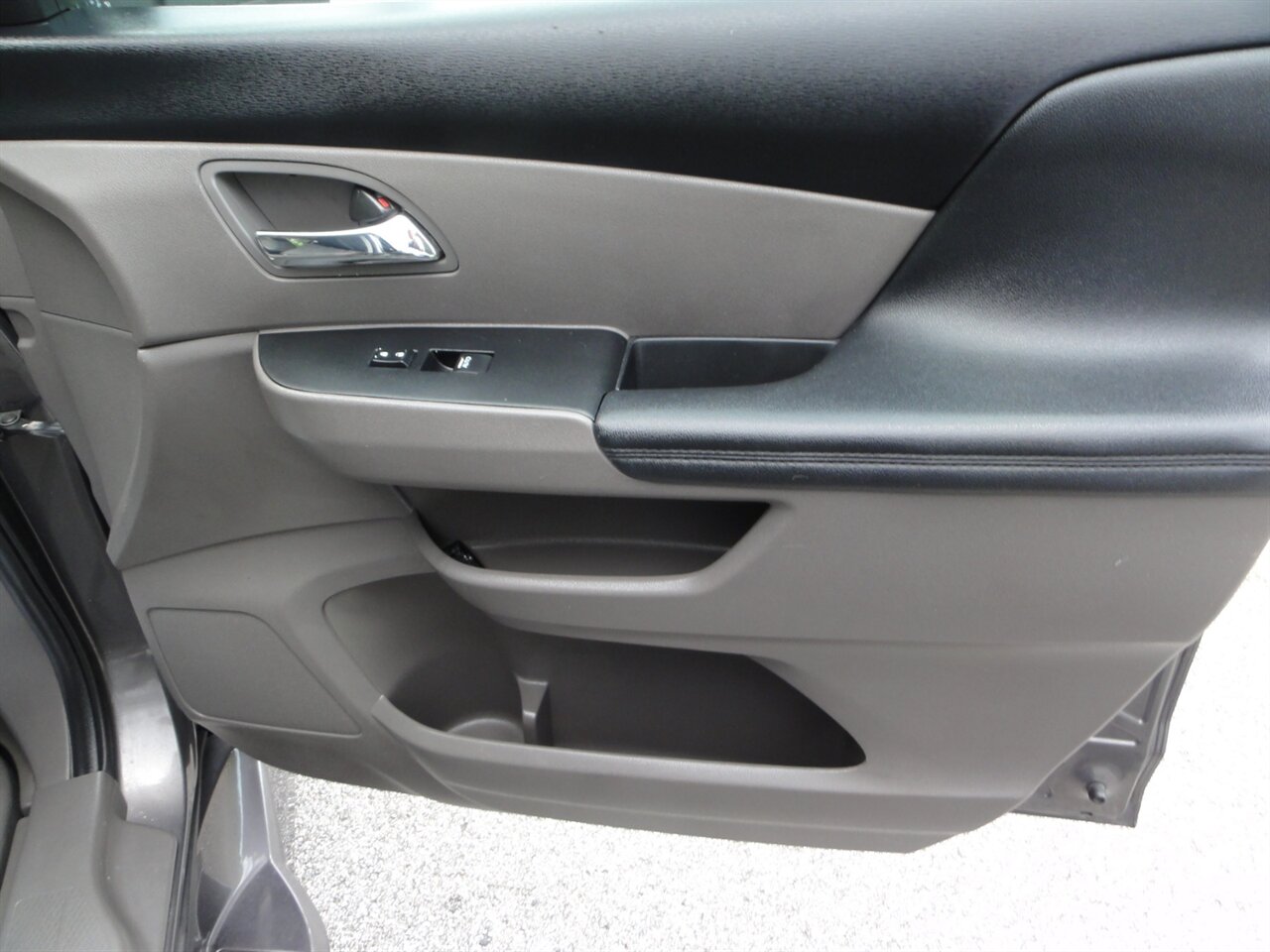 2014 Honda Odyssey EX  BraunAbility ramp van - Photo 48 - Deland, FL 32720