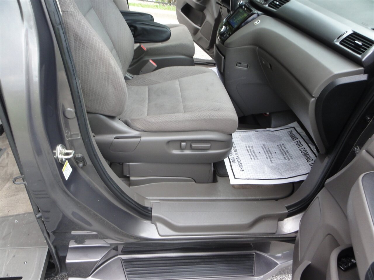 2014 Honda Odyssey EX  BraunAbility ramp van - Photo 46 - Deland, FL 32720