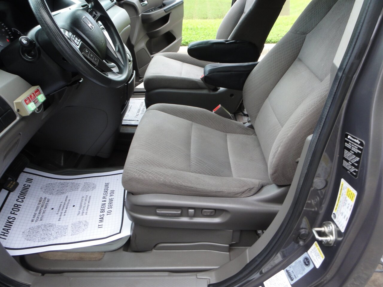 2014 Honda Odyssey EX  BraunAbility ramp van - Photo 34 - Deland, FL 32720