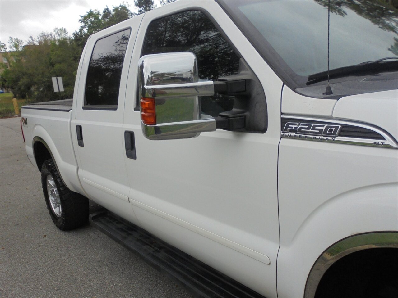 2014 Ford F-250 Super Duty XLT  Crew cab 4X4 - Photo 10 - Deland, FL 32720