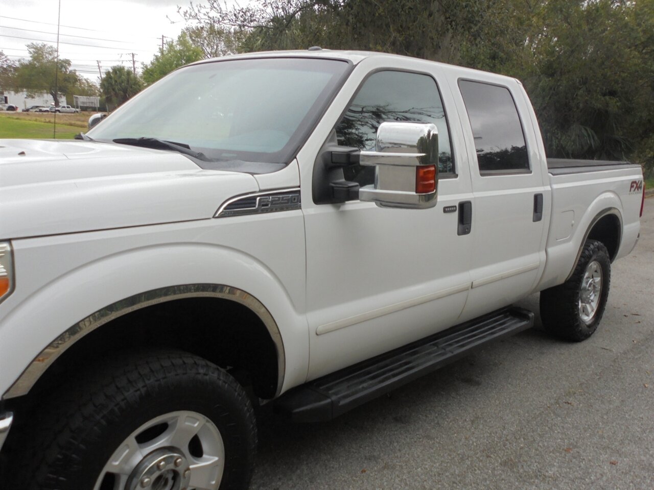 2014 Ford F-250 Super Duty XLT  Crew cab 4X4 - Photo 9 - Deland, FL 32720