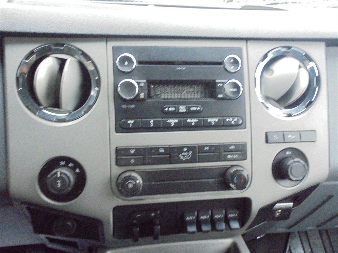 2014 Ford F-250 Super Duty XLT  Crew cab 4X4 - Photo 28 - Deland, FL 32720