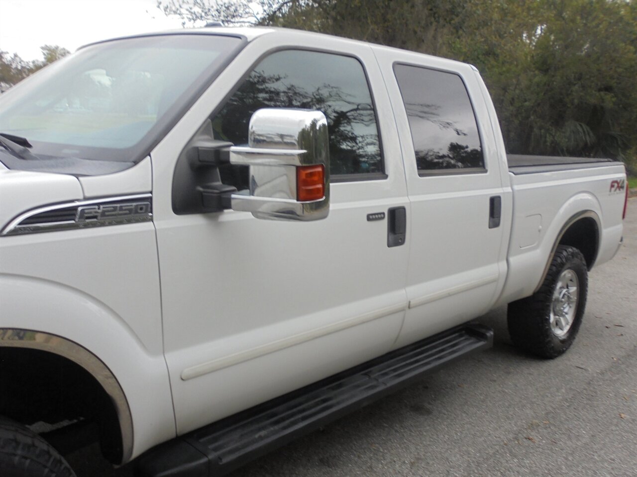 2014 Ford F-250 Super Duty XLT  Crew cab 4X4 - Photo 11 - Deland, FL 32720