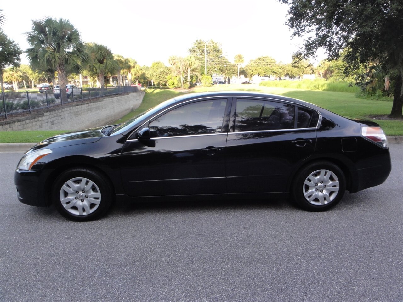 2012 Nissan Altima 2.5 - Photo 13 - Deland, FL 32720