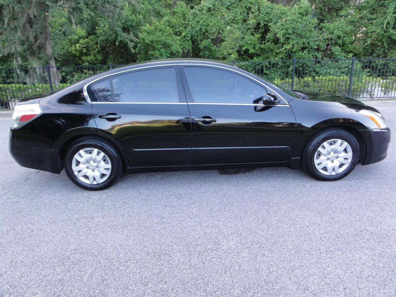 2012 Nissan Altima 2.5 - Photo 12 - Deland, FL 32720