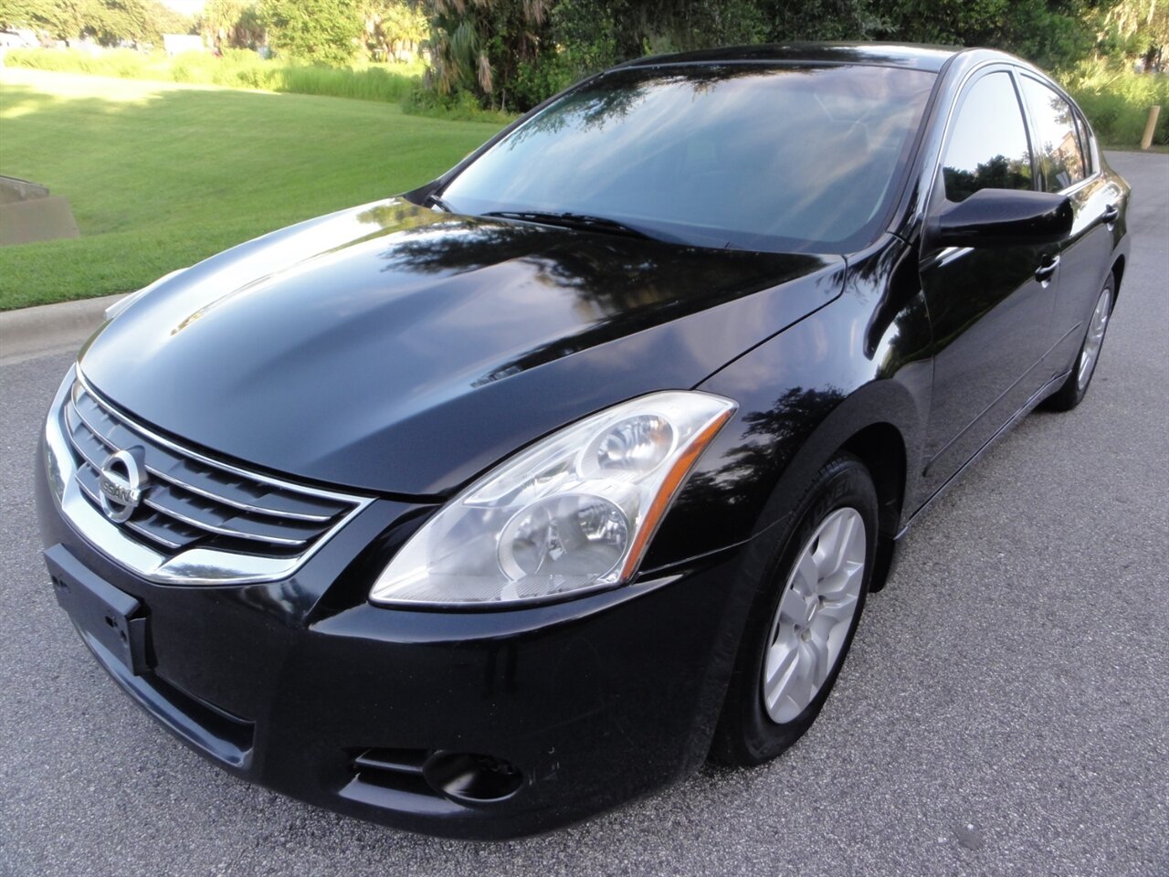 2012 Nissan Altima 2.5 - Photo 2 - Deland, FL 32720