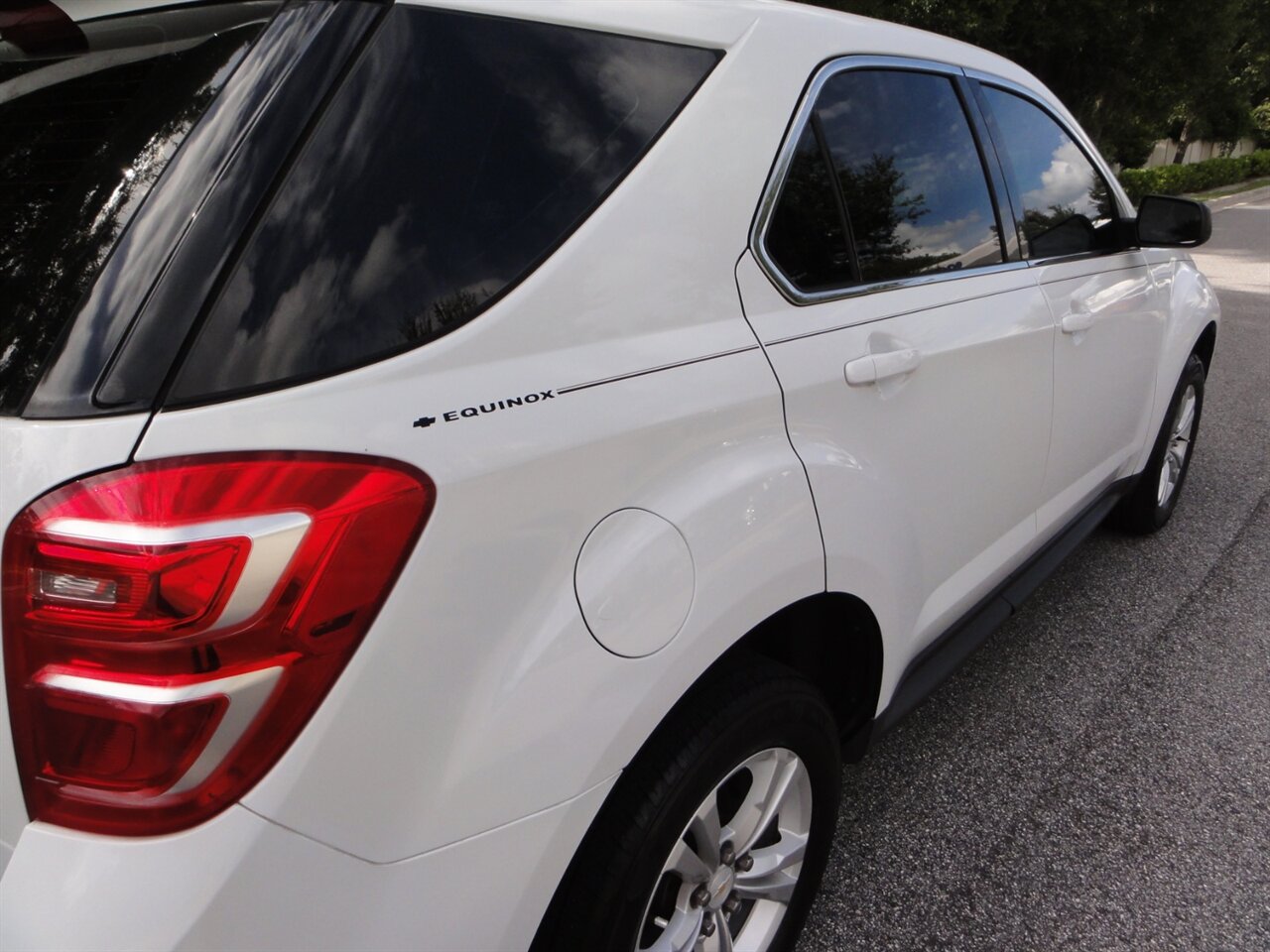 2017 Chevrolet Equinox LS   - Photo 13 - Deland, FL 32720