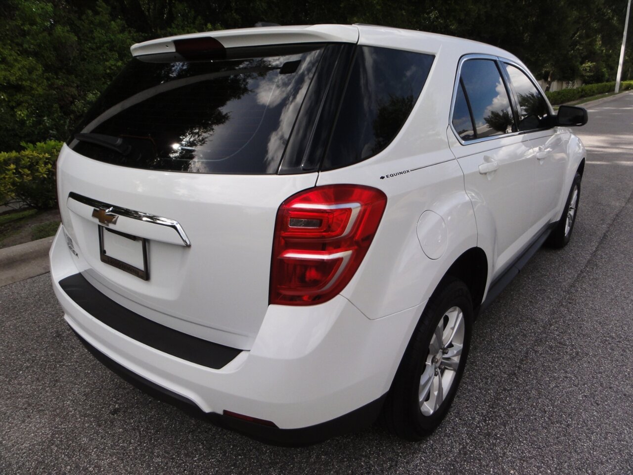 2017 Chevrolet Equinox LS   - Photo 3 - Deland, FL 32720
