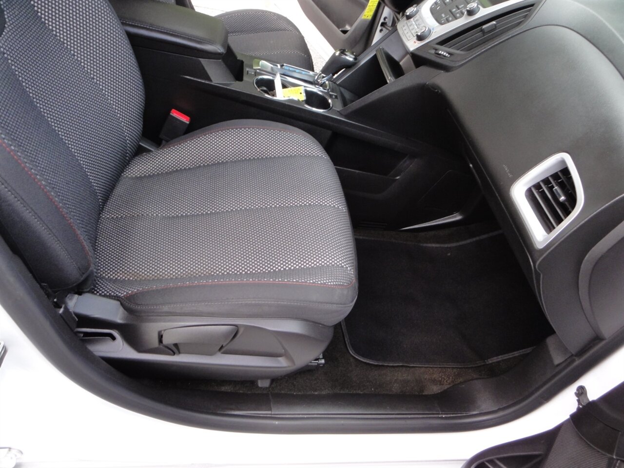 2017 Chevrolet Equinox LS   - Photo 38 - Deland, FL 32720