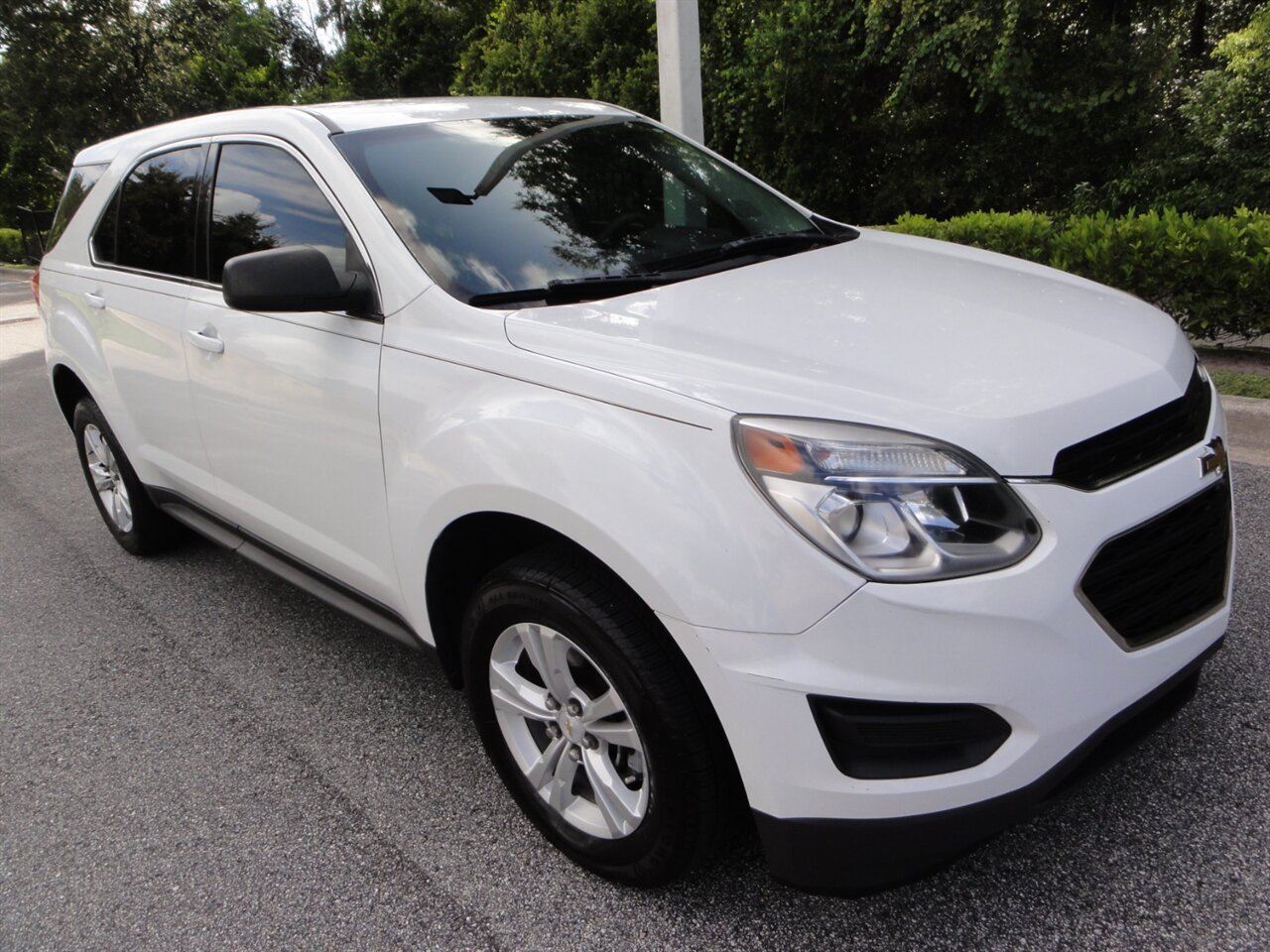 2017 Chevrolet Equinox LS   - Photo 1 - Deland, FL 32720