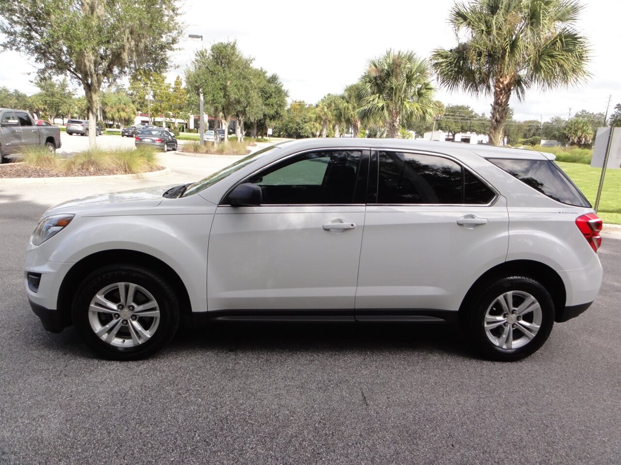 2017 Chevrolet Equinox LS   - Photo 16 - Deland, FL 32720