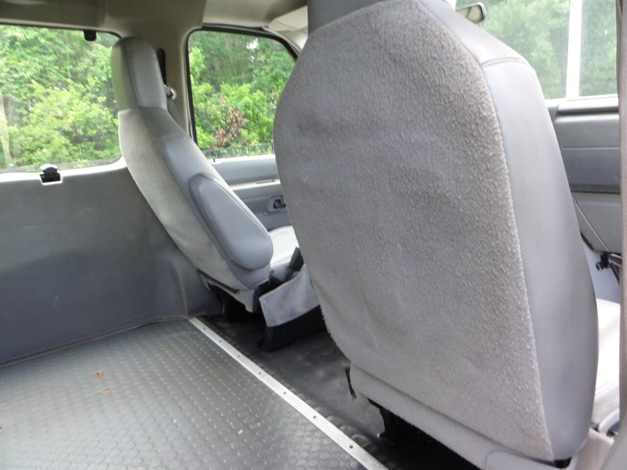 2010 Ford E-250 Cargo - Photo 39 - Deland, FL 32720