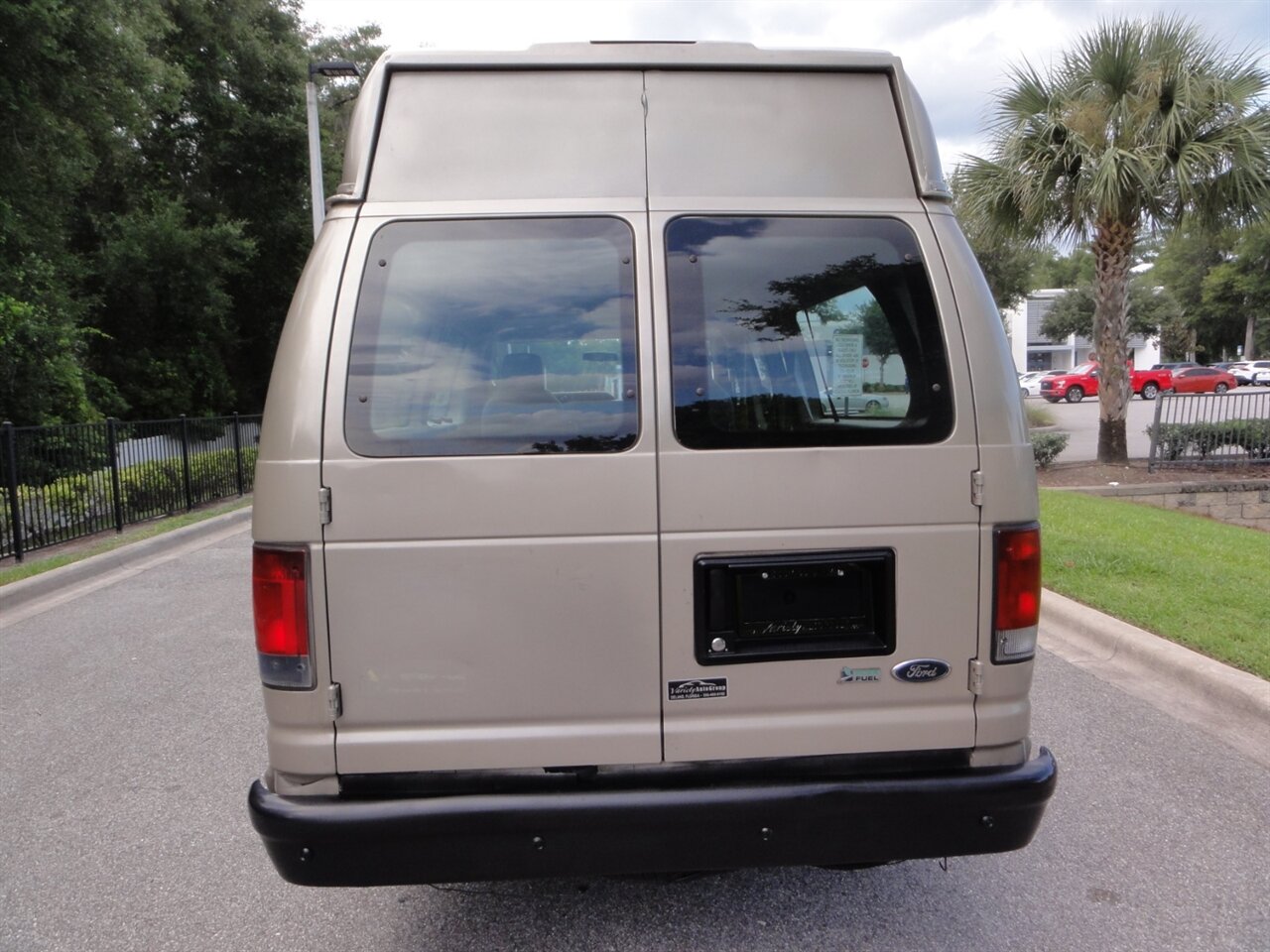 2010 Ford E-250 Cargo - Photo 14 - Deland, FL 32720